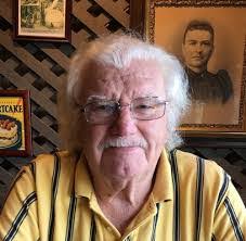 Donna Manis's Instagram, Twitter & Facebook