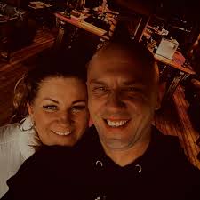 Nie żyje Sonia Szklanowska, uczestniczka „Hotelu Paradise”. Z wielkim  smutkiem informujemy, że 17 maja 2025 roku zmarła Sonia Szklanowska,  25-letnia mieszkanka Bydgoszczy, znana uczestniczka drugiej edycji  popularnego programu telewizyjnego „Hotel ...