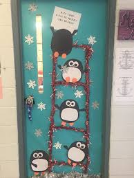 Penguin Christmas Classroom Door Que Tus Dias Sean Felices Y Brillantes Christmas Classroom Christmas Classroom Door Winter Classroom Door