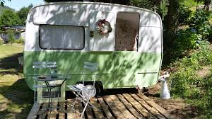 Caravanes Vintage Une Nouvelle Passion Caravane Vintage Caravane Retro Caravane