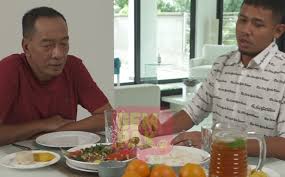 Masukkan serai yang telah diketuk ke dalam perut ikan. Nak Siakap Stim Limau Ala Thai Rasa Lagi Padu Tok Ram Dedah Rahsianya Cara Ikan Dibasuh Gempak