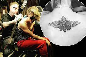 Kaley Cuoco Covers Up Ryan Sweeting Wedding Date Tattoo And Admits She S Righting A Wrong Mirror Online