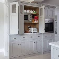 Interiores de armarios de cocina bien aprovechados. Armarios De Cocina En Orden Y Bien Aprovechados