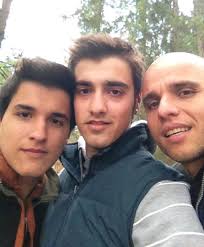 Eu vreau la meci, tu iar te superi si pleci cu cine te tot intreci te tii de bancuri seci. Cine Este È™i Cum AratÄƒ TatÄƒl Lui Liviu Teodorescu Ai Crede CÄƒ Sunt FraÈ›i Romanesti Vedete Unica Ro