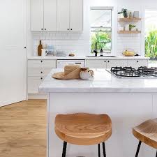 Kaboodle Kitchen On Instagram Can T Get Enough Of This Beautiful Kitchen From Therenoproject Featuring Our Antique White Doors In An Alpine Profile Paired