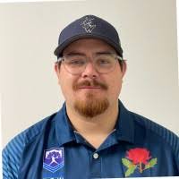 100+ profilů „Pudner“