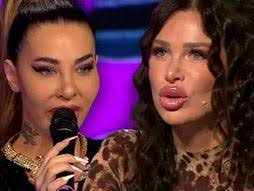 Vitni Hjuston imala i sina