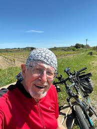 Happy to joint the groupe.I'm from France. I'm 74 years old and live near  Lyon. 😉