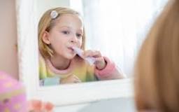Natural Lip Gloss for Kids: Choosing Safe & Nourishing ...