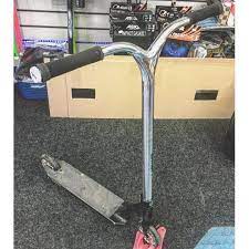 Popular music is chosen to add emphasis in a scene (i'm afraid of americans), set the tone of a scene (boom boom), or to sum up the story at the end of an episode. Blunt Envy Union Aluminium Polished Chrome Scooter Bars