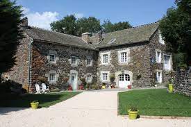 Comme une envie de vacances dans le cantal. Chambres D Hotes La Maison De Suzanne Nelly Coutarel Chambres Familiales Et Chambre Faverolles Val D Arcomie