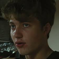 Chris Seelig's Instagram, Twitter & Facebook