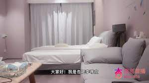 探花李尋歡酒店約炮暑假出來兼職掙點零花的大二清純乖乖女