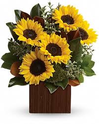 You Re Golden Bouquet By Teleflora In Marshalltown Ia Lowe S Flowers Llc