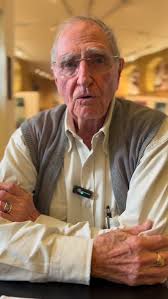 📅 4 de agosto de 1944. Um dia quente em Amsterdã, na Holanda. Para Anne  Frank, sua família e os outros quatro escondidos, era o 761º dia no Anexo  Secreto... e o