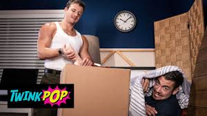 TWINKPOP - Unprofessional Mover Dante Colle Gets Caught Fooling Around With  Nate Grimes Big Dick
