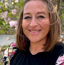 Kristen Vanover's Instagram, Twitter & Facebook