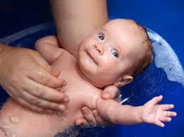 Keep your baby's skin clean and dry around the tube. 8 Steps To Bathe Your Newborn Baby Boldsky Com