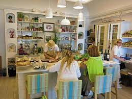 Per maggiori info puoi contattarli allo +39 089 875225 oppure via email. Casa E Bottega Amalfi Coast Restaurants Trip Advisor Amalfi
