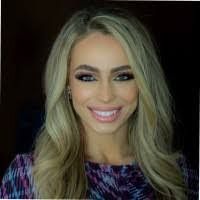 Karla Mott's Instagram, Twitter & Facebook