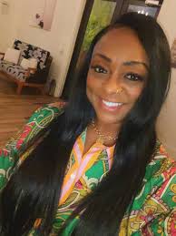 Farrah Saunders's Instagram, Twitter & Facebook