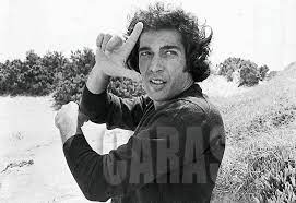 No por nada su autobiografía comienza diciendo: Caras Las 31 Mejores Fotos De La Excentrica Vida De Cacho Castana