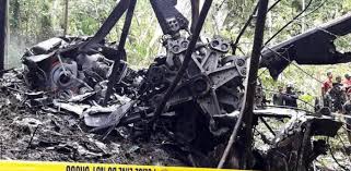 There are plenty of people who have survived a still the major reason a helicopter crash can be fatal is because a helicopter has zero gliding abilities. Philippine Air Force Helicopter Crashes 4 Crew Killed Deccan Herald