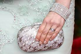 Ellie Kemper S Wedding Engagement Ring Set Ellie Kemper Engagement Wedding Set Celebrity Manicures