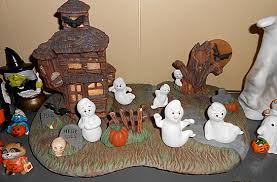 Hello guys and ghouuuulllsss 👻 welcome to connie's basement! Halloween Decorations Cookies Sangria