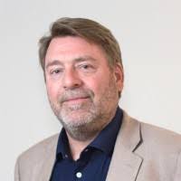 100+ perfiles de «Prins»