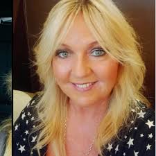 Hi my name is 'Jake 40' from Scotland ... I will be 19 years old soon....  Look into my eye 😉 (ps Jake's a girl.... long story)