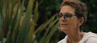 Deirdre Barnard's Instagram, Twitter & Facebook