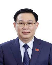 Ông vương đình huệ 63 tuổi, quê ở nghi xuân, nghi lộc, nghệ an; VÆ°Æ¡ng Ä'inh Huá»‡ á»§y Vien Bá»™ Chinh Trá»‹ Khoa Xii