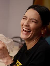 Maquiagem de flor com saquinho de supermercado? Vanessa testa truque