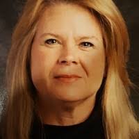 Kim Hewitt's Instagram, Twitter & Facebook