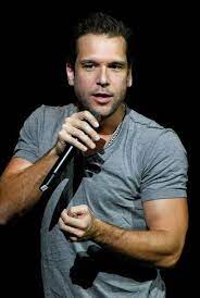Pin By Nicole Dixon On Hotties Dane Cook Comedy Specials New Comedies