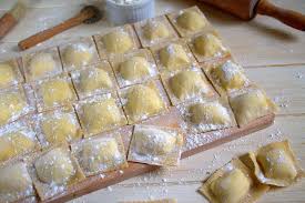 Raviolis Maison Ricotta Et Parmesan Recette De Raviolis Recette Farce Recette Ravioli