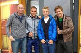 Mai 2017 skev han under sin første proffkontrakt med bayern münchen. Felix Gotze Posts Facebook