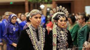 We did not find results for: 5 Inspirasi Baju Pengantin Adat Jawa Hijab Modern Ini Sangat Cantik Dan Memesona Setuju