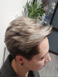 درجات الوان صبغة اومبري للشعر القصير Ombre Short Hair Dye Haircolors Hairstyles Shorthairstyles Haircolortre Short Hair Styles Short Ombre Hair Dyed Hair