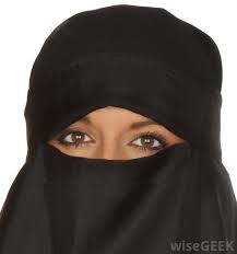 Why Do Some Muslim Women Wear Head Scarves With Pictures Muslim Women Women Wear Muslim Women Fashion