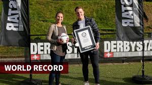 Profil du joueur ronald koeman jr. Ronald Koeman Jr Bricht Weltrekord Fur Tore Von Der Mittellinie Watson