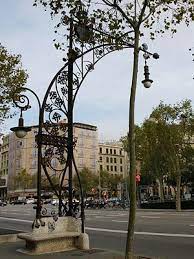 Los Bancos Farolas De Paseo De Gracia