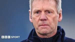 Ex-England defender Stuart Pearce in 'great spirits' after medical  emergency causes flight diversion : r/soccer