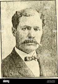 Daniel Hewett's Instagram, Twitter & Facebook