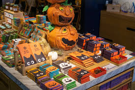 Sometimes simple halloween decor works fine. Maison Marou Chocolate Bars With Halloween Design And Decorations On A Table In A Cafe In Saigon Vietnam Creative Commons Bilder