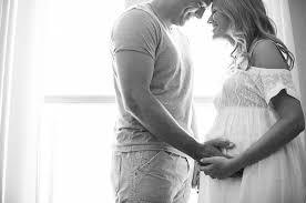 Black And White Couple Maternity Shoot Maternity Pictures At Home White Image Of Couple For Professional Mate Indoor Maternity Photos Lifestyle Maternity Photography Home Maternity Photography
