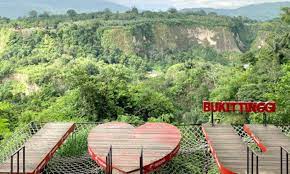 Menikmati panorama bukittinggi dari lereng singgalang sumatera barat khususnya bukittinggi dan kabupaten agam adalah daerah yang kaya akan potensi wisata alam. 35 Tempat Wisata Di Bukittinggi Terbaru Lagi Hits Dikunjungi Itrip