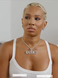 It looks like Jela's bite mark cleared up! 🩹😊❤️