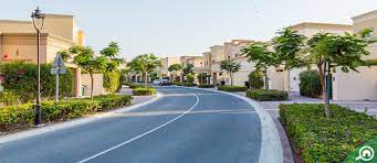 Arabian ranches presents 3 & 4 bedroom spring townhouses. Living In Arabian Ranches Pros Cons Of The Community Mybayut